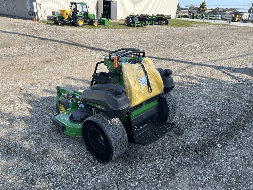 2025 John Deere Q850M Lawn Mower - Image 3