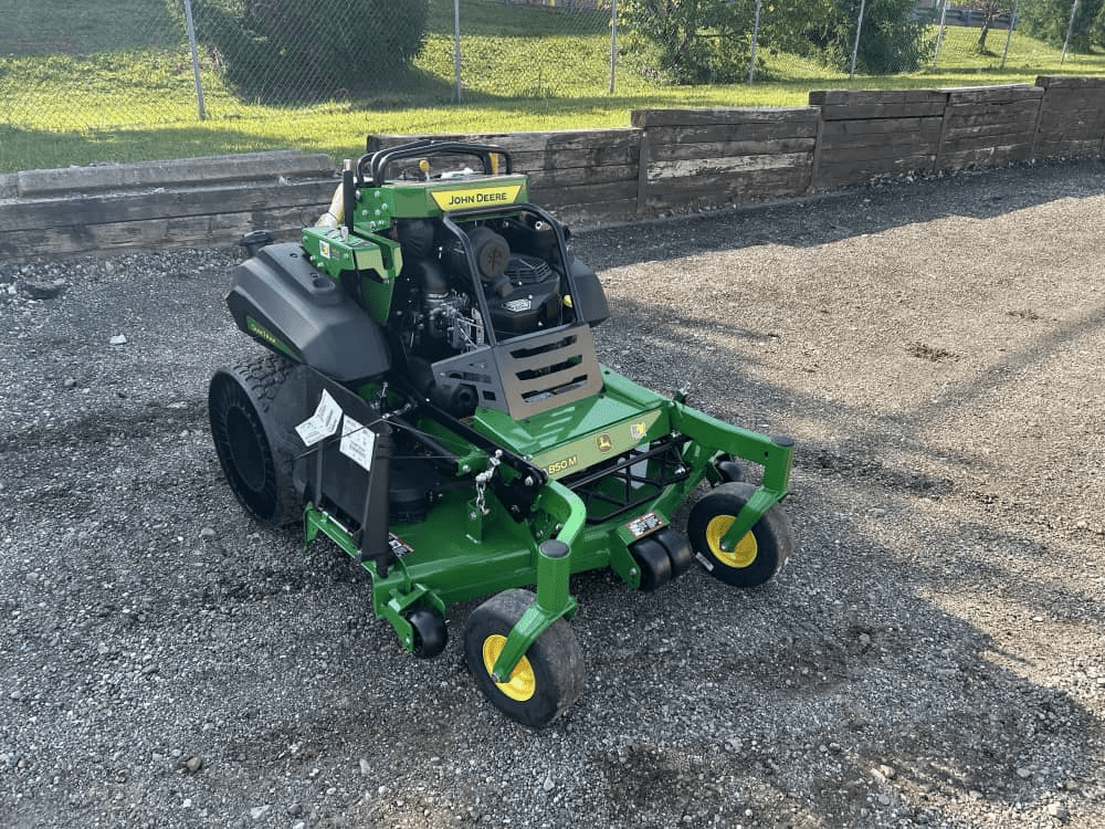 2025 John Deere Q850M Lawn Mower - Image 4