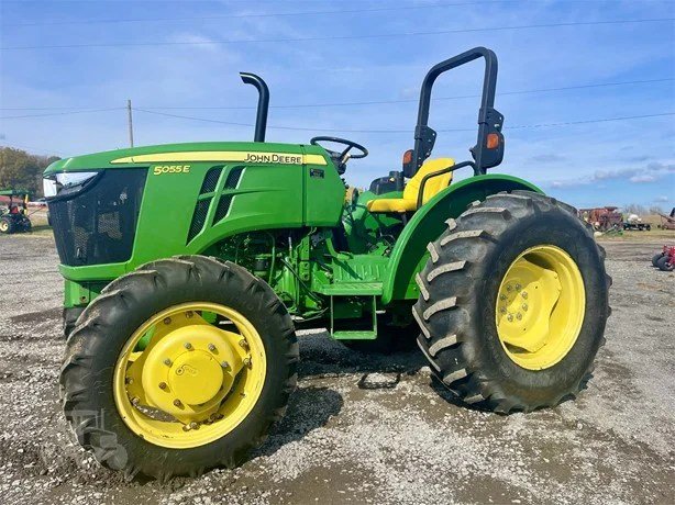 2015 JOHN DEERE 5055E