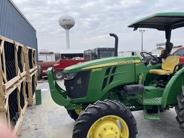 2015 JOHN DEERE 5055E - Image 4