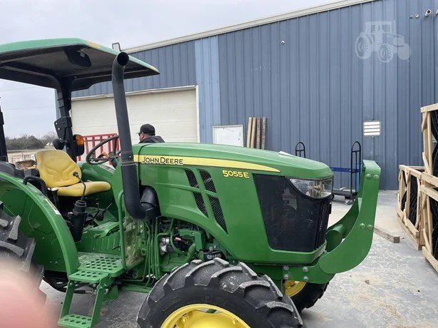 2015 JOHN DEERE 5055E - Image 8