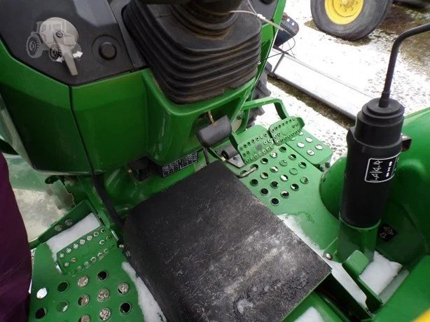 2016 JOHN DEERE 5055E - Image 4