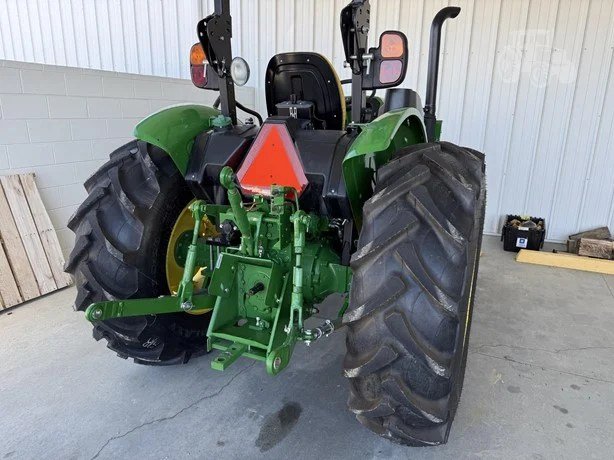 2022 JOHN DEERE 5055E - Image 6