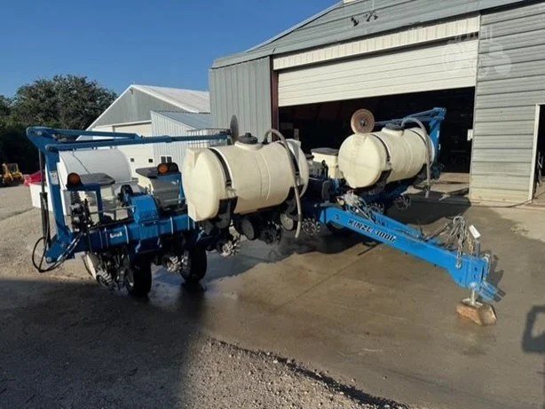 2015 KINZE 3000 - Image 8