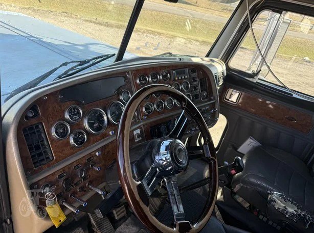 Used 2003 PETERBILT 379EXHD - Image 3